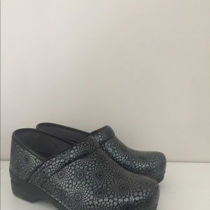 Dansko XP size 38 (7.5-8)